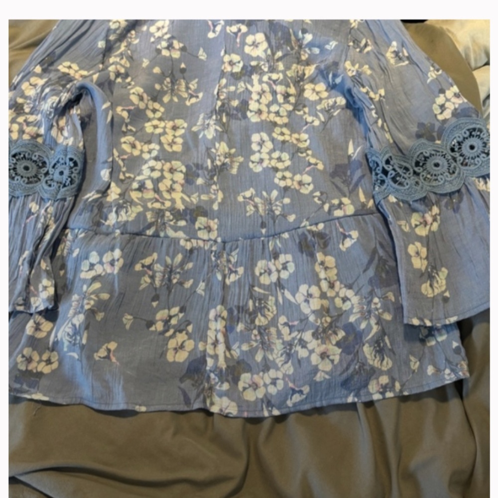 Women’s floral top